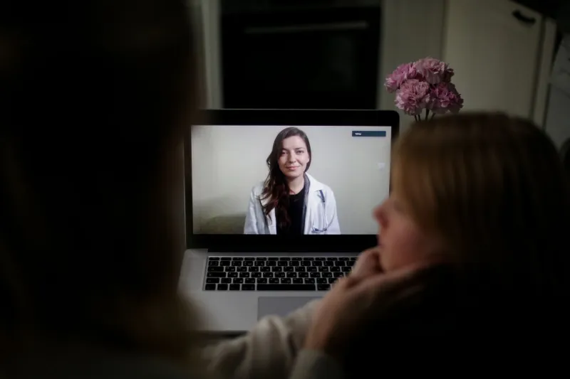 Does Going Digital Mean Losing Your Pharmacist? The Truth About Trust in Online Pharmacy Care
