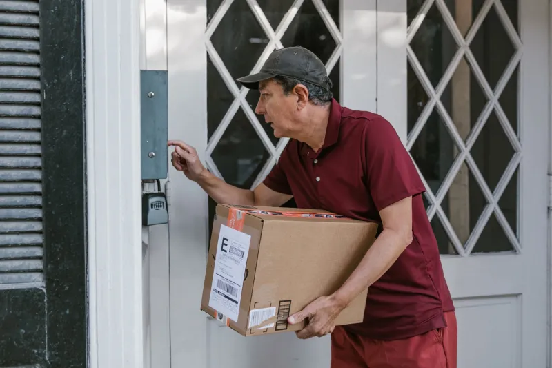 Delivery vs. the Drive: A Clear-Eyed Look at What Online Pharmacy Services Actually Cost Canadians